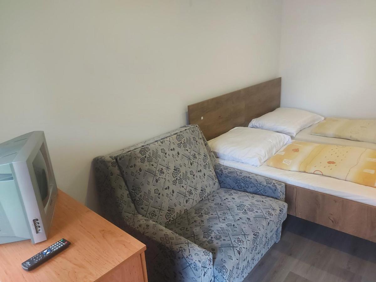 Hullam Panzio Bed & Breakfast Hajdúszoboszló Екстериор снимка