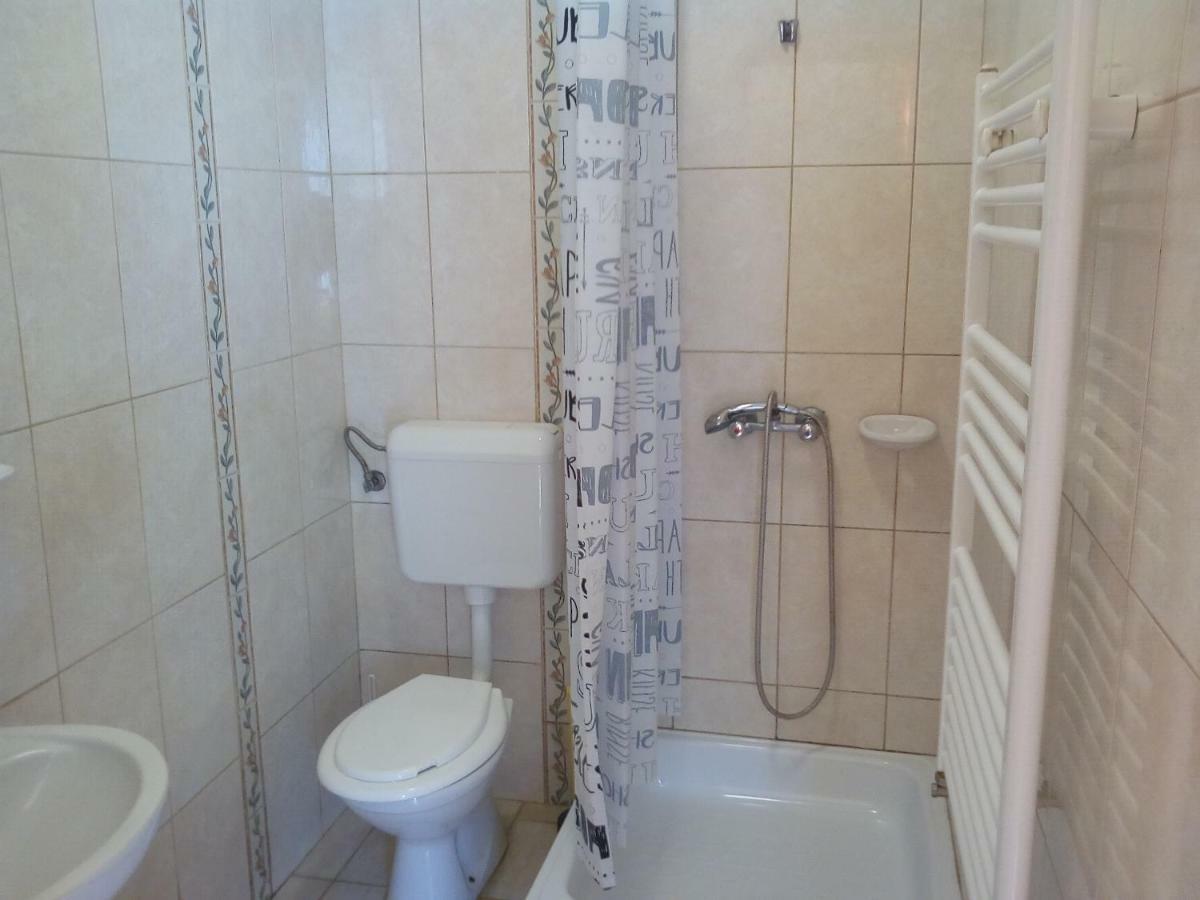 Hullam Panzio Bed & Breakfast Hajdúszoboszló Екстериор снимка